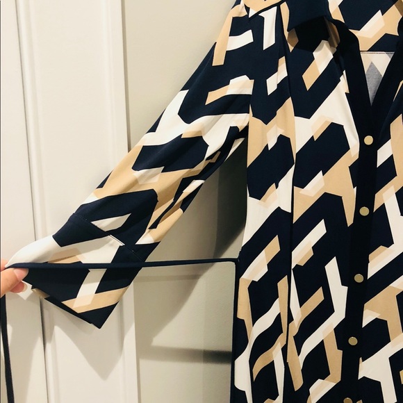 Laundry by Shelli Segal dress. - Picture 5 of 8